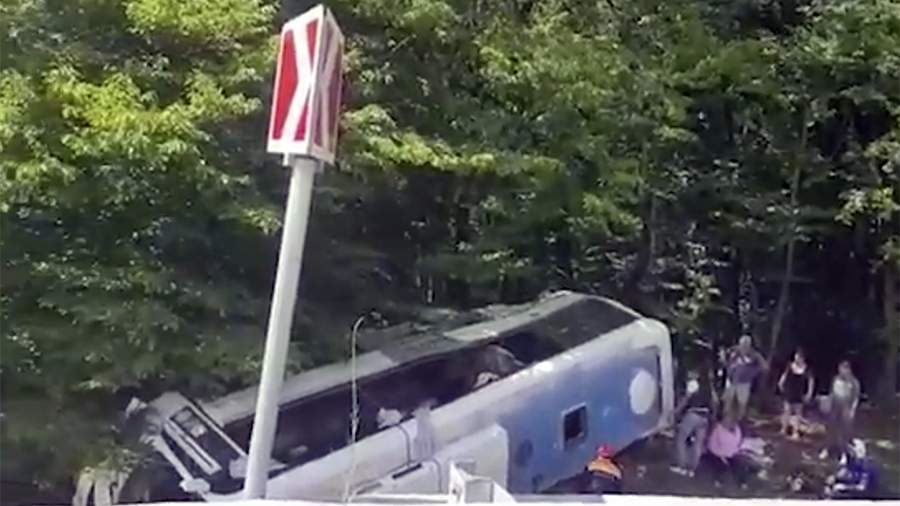 Появилось видео с места ДТП с туристическим автобусом на Кубани<br />
