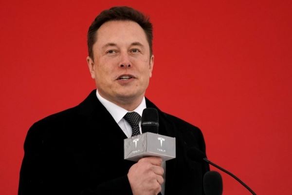 Илон Маск рассказал о «безумных трудностях» Tesla