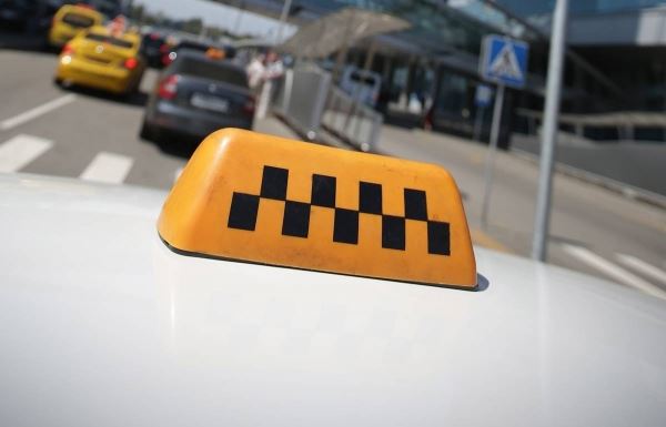 Подмосковных таксистов стали отстранять от работы из-за отсутствия QR-кодов