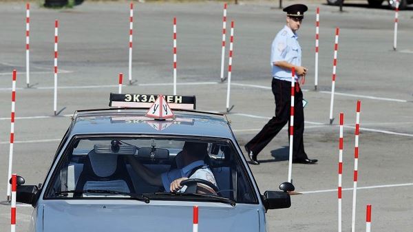 Российские автошколы будут учить вождению по новой методике
