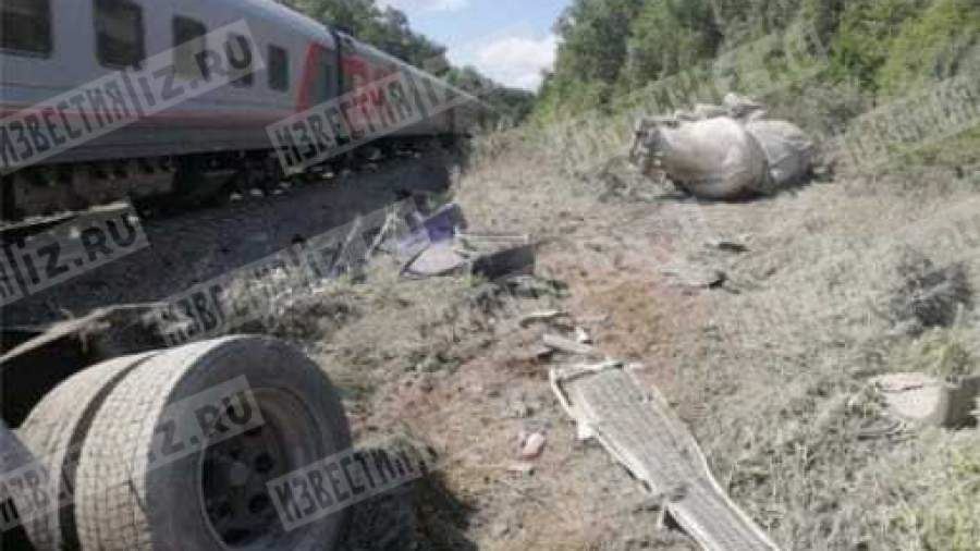 Два человека пострадали в результате столкновения поезда с грузовиком под Калугой<br />
